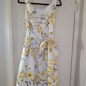 Jessica Howard Yellow and White Floral Midi Dress